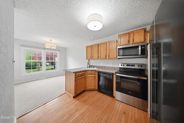 39 Wilan Lane, Albany, NY 12203