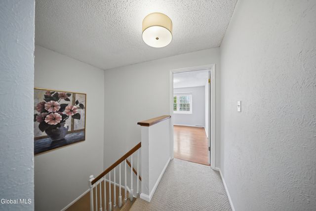 39 Wilan Lane, Albany, NY 12203