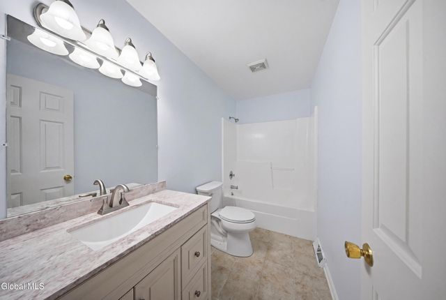 39 Wilan Lane, Albany, NY 12203