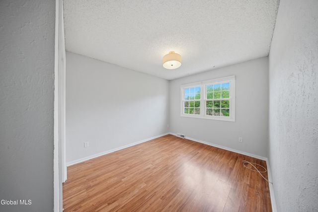 39 Wilan Lane, Albany, NY 12203
