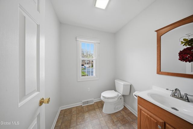 39 Wilan Lane, Albany, NY 12203