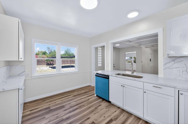 5732 S Peach Avenue, Fresno, CA 93725
