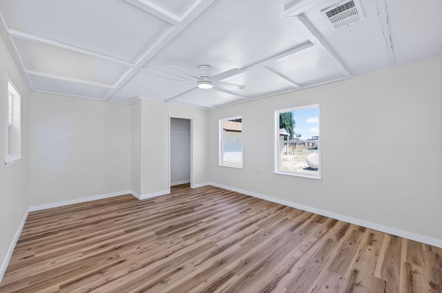 5732 S Peach Avenue, Fresno, CA 93725