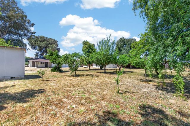 5732 S Peach Avenue, Fresno, CA 93725