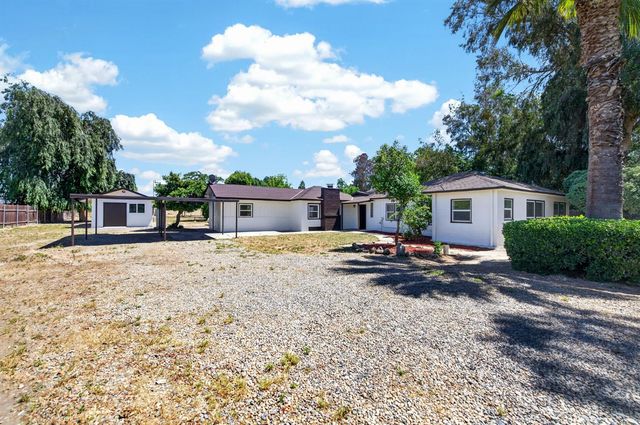 5732 S Peach Avenue, Fresno, CA 93725