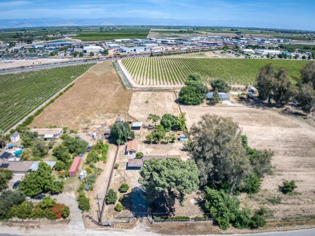 5732 S Peach Avenue, Fresno, CA 93725