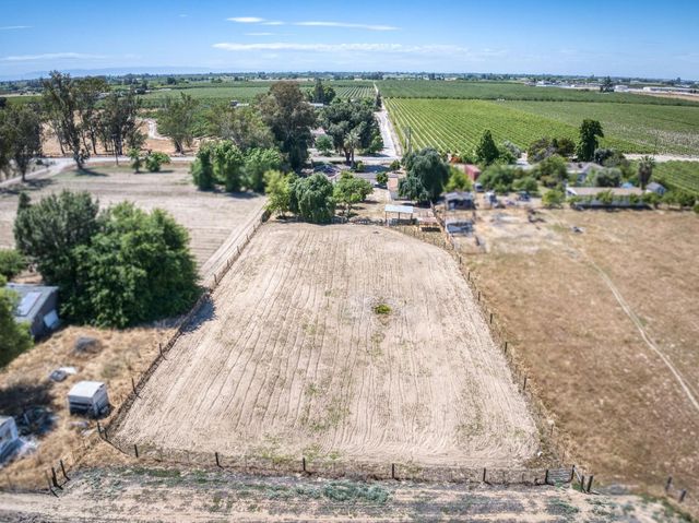 5732 S Peach Avenue, Fresno, CA 93725