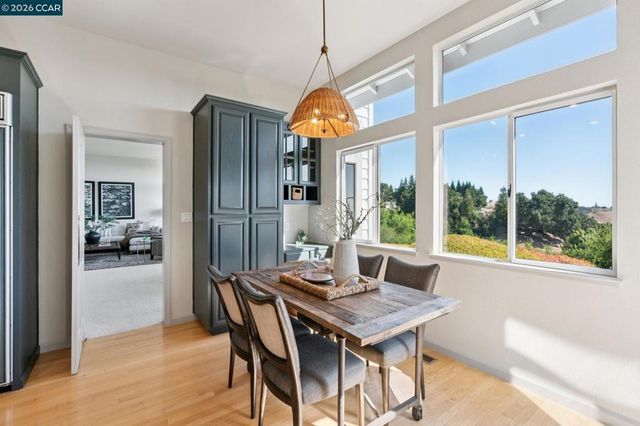 905 Dana Highlands Ct, Lafayette, CA 94549