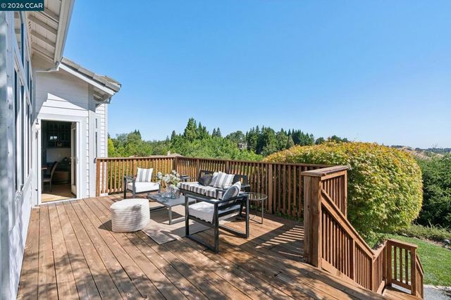 905 Dana Highlands Ct, Lafayette, CA 94549