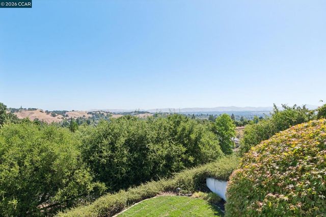905 Dana Highlands Ct, Lafayette, CA 94549