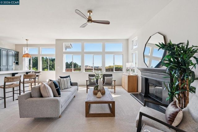 905 Dana Highlands Ct, Lafayette, CA 94549