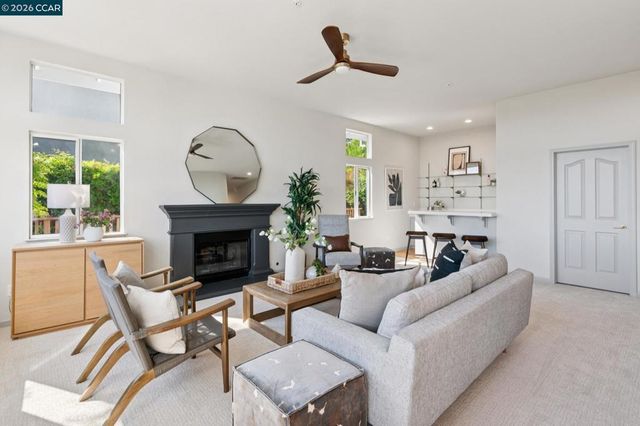 905 Dana Highlands Ct, Lafayette, CA 94549