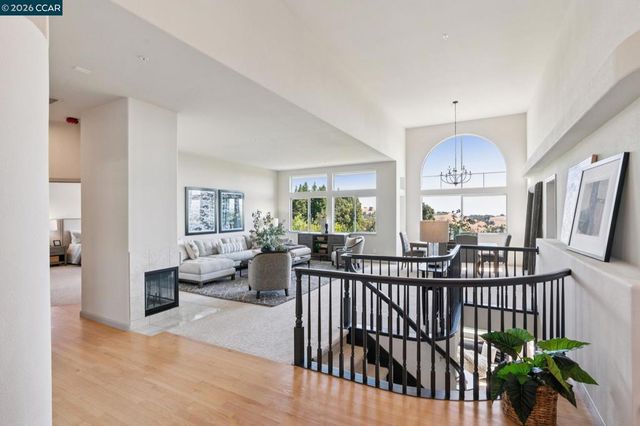 905 Dana Highlands Ct, Lafayette, CA 94549