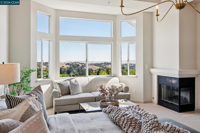 905 Dana Highlands Ct, Lafayette, CA 94549