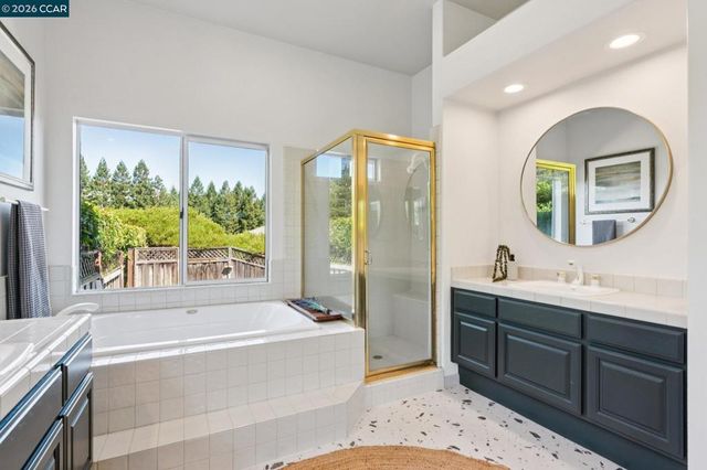 905 Dana Highlands Ct, Lafayette, CA 94549