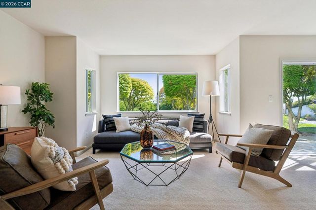 905 Dana Highlands Ct, Lafayette, CA 94549