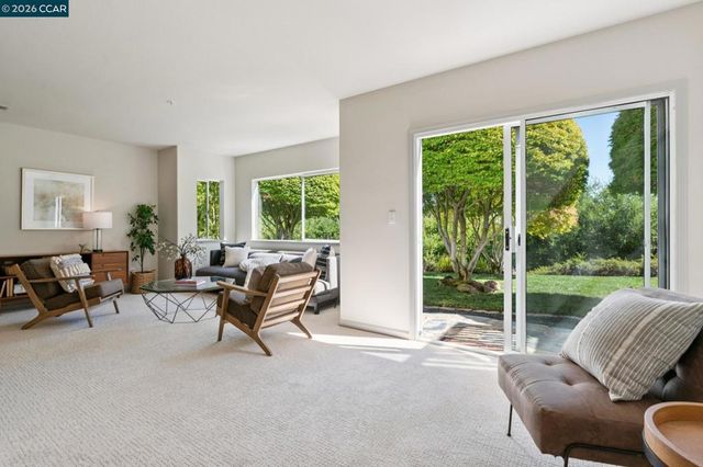 905 Dana Highlands Ct, Lafayette, CA 94549