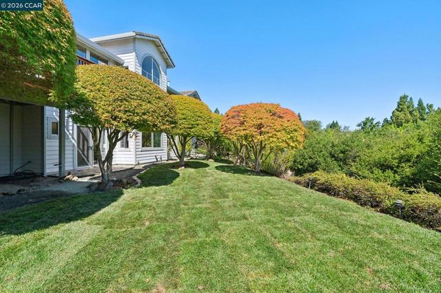 905 Dana Highlands Ct, Lafayette, CA 94549