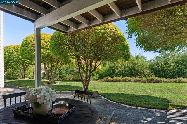 905 Dana Highlands Ct, Lafayette, CA 94549
