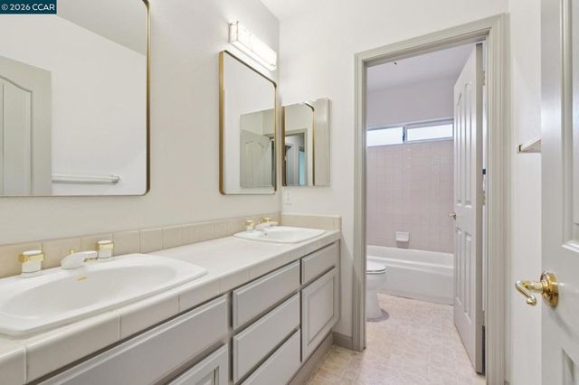 905 Dana Highlands Ct, Lafayette, CA 94549