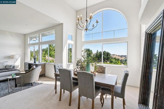 905 Dana Highlands Ct, Lafayette, CA 94549