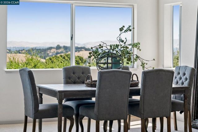 905 Dana Highlands Ct, Lafayette, CA 94549