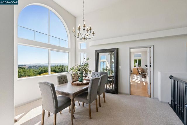 905 Dana Highlands Ct, Lafayette, CA 94549