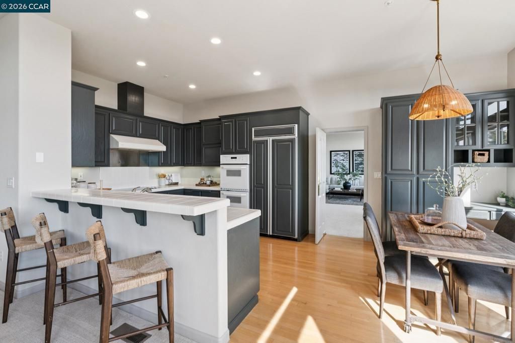 Image 10 of property listing at 905 Dana Highlands Ct, Lafayette, CA 94549