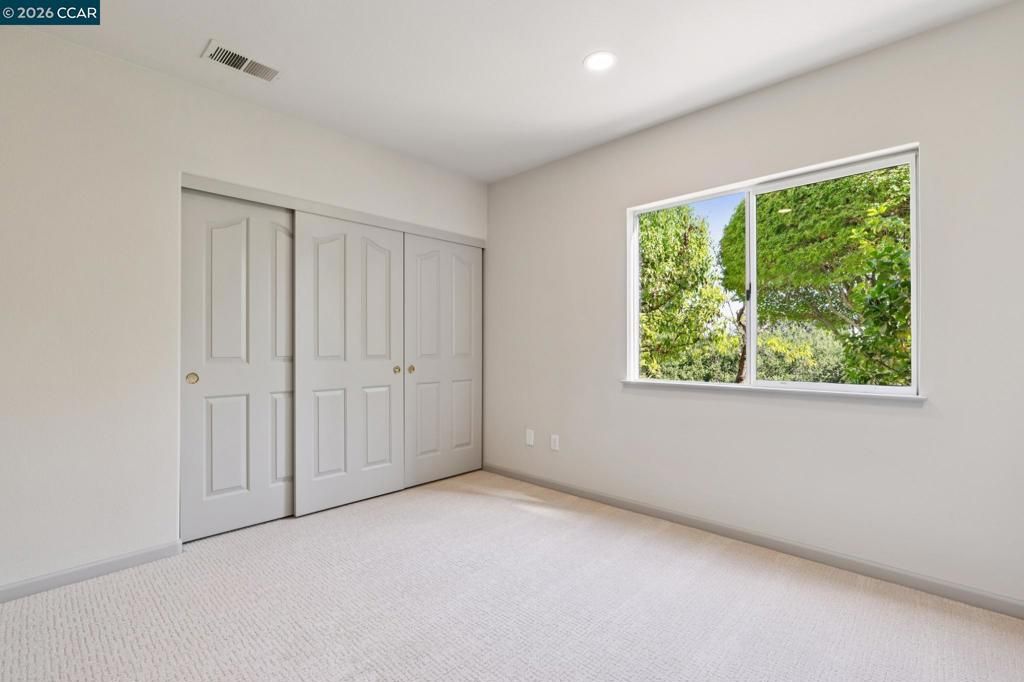 Image 43 of property listing at 905 Dana Highlands Ct, Lafayette, CA 94549