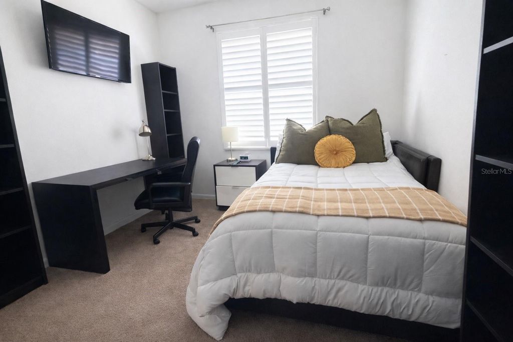 Image 16 of property listing at 9107 PHILLIPS GROVE TERRACE, Orlando, FL 32836