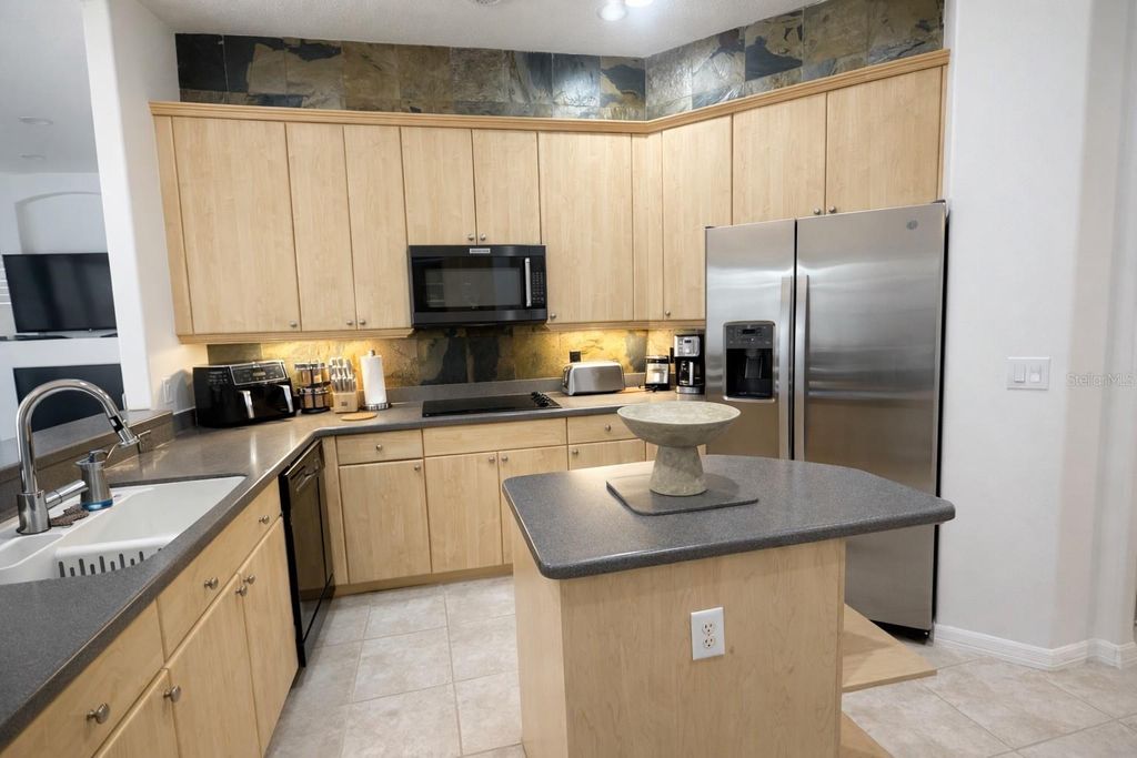 Image 25 of property listing at 9107 PHILLIPS GROVE TERRACE, Orlando, FL 32836