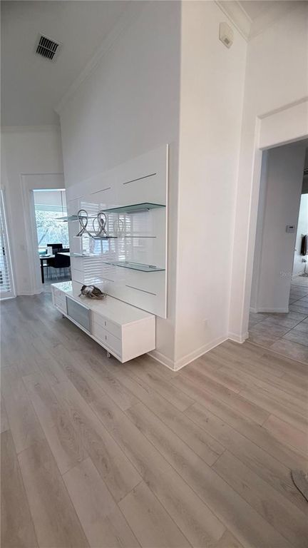 Image 7 of property listing at 9107 PHILLIPS GROVE TERRACE, Orlando, FL 32836