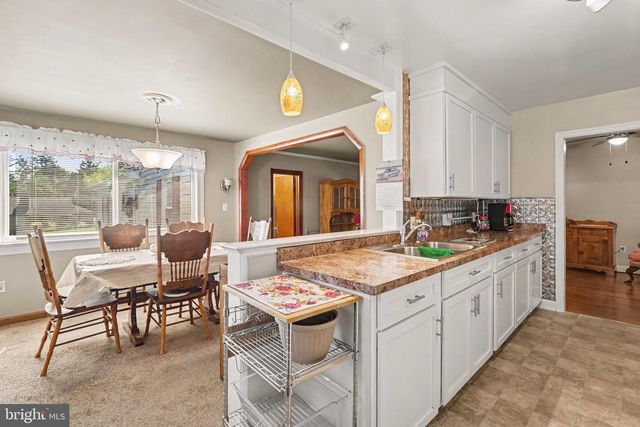 154 W I ST, Carlisle, PA 17013