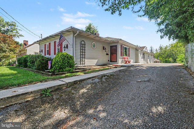 154 W I ST, Carlisle, PA 17013