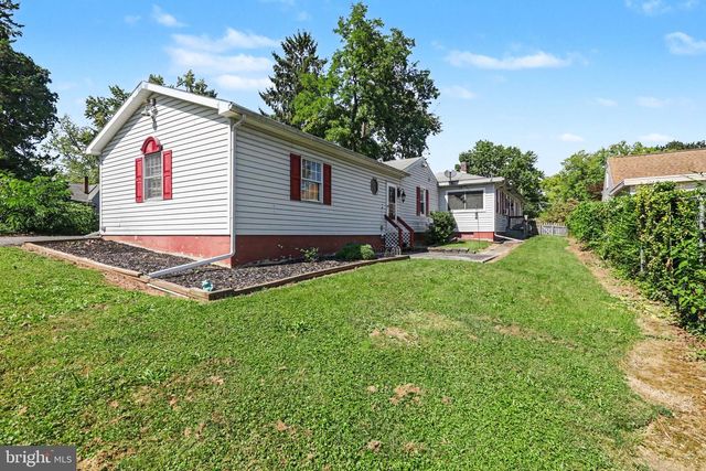 154 W I ST, Carlisle, PA 17013