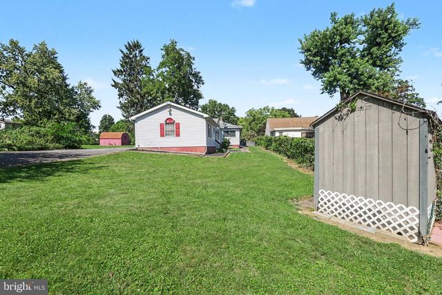 154 W I ST, Carlisle, PA 17013