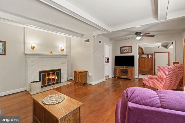 154 W I ST, Carlisle, PA 17013