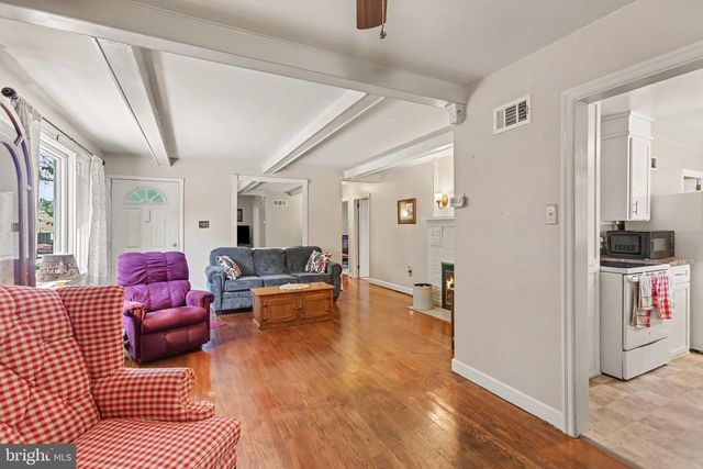 154 W I ST, Carlisle, PA 17013