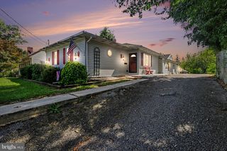 154 W I ST, Carlisle, PA 17013