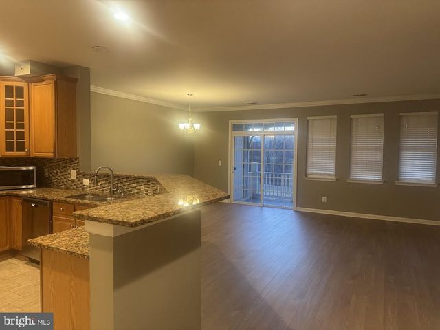 13884 GREENDALE DR, Woodbridge, VA 22191