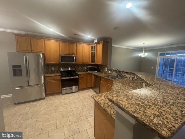 13884 GREENDALE DR, Woodbridge, VA 22191