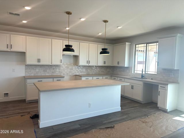 817 W Sparrow Drive, Queen Creek, AZ 85140