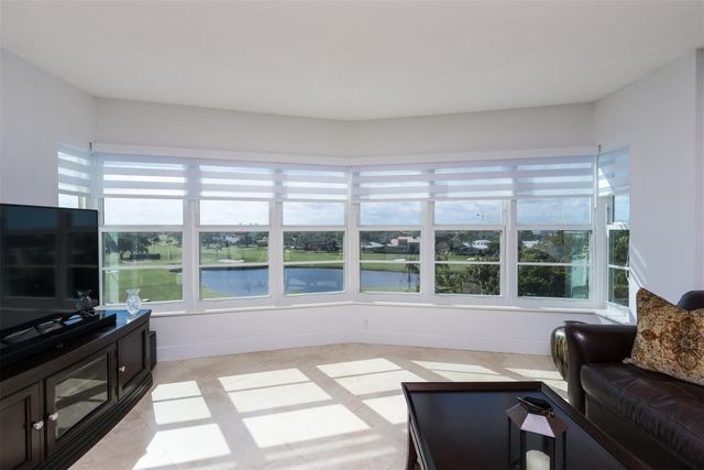 2500 NE 48th Lane 609, Fort Lauderdale, FL 33308