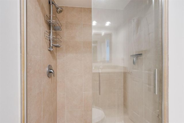 2500 NE 48th Lane 609, Fort Lauderdale, FL 33308