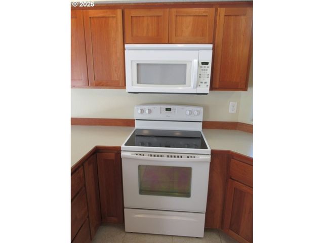 -1 ARROYO RIDGE Ct Nw, Salem, OR 97304