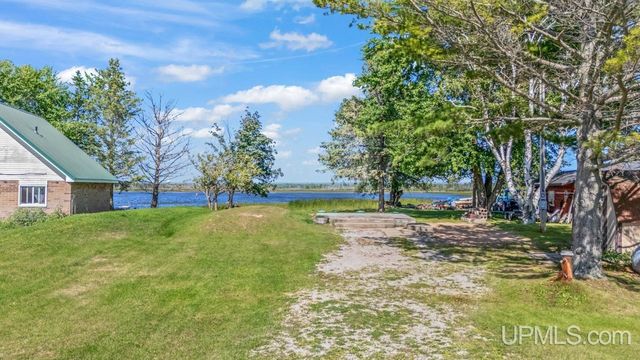 7952 Garth Point 25.25 Lane, Rapid River, MI 49878