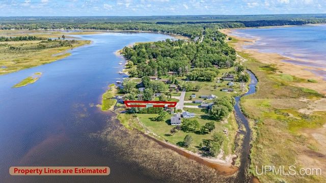 7952 Garth Point 25.25 Lane, Rapid River, MI 49878