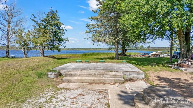 7952 Garth Point 25.25 Lane, Rapid River, MI 49878