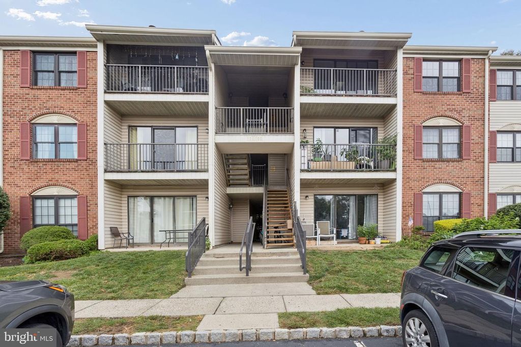 10 VOSCEK CT, LAWRENCE, NJ 08648 — exterior