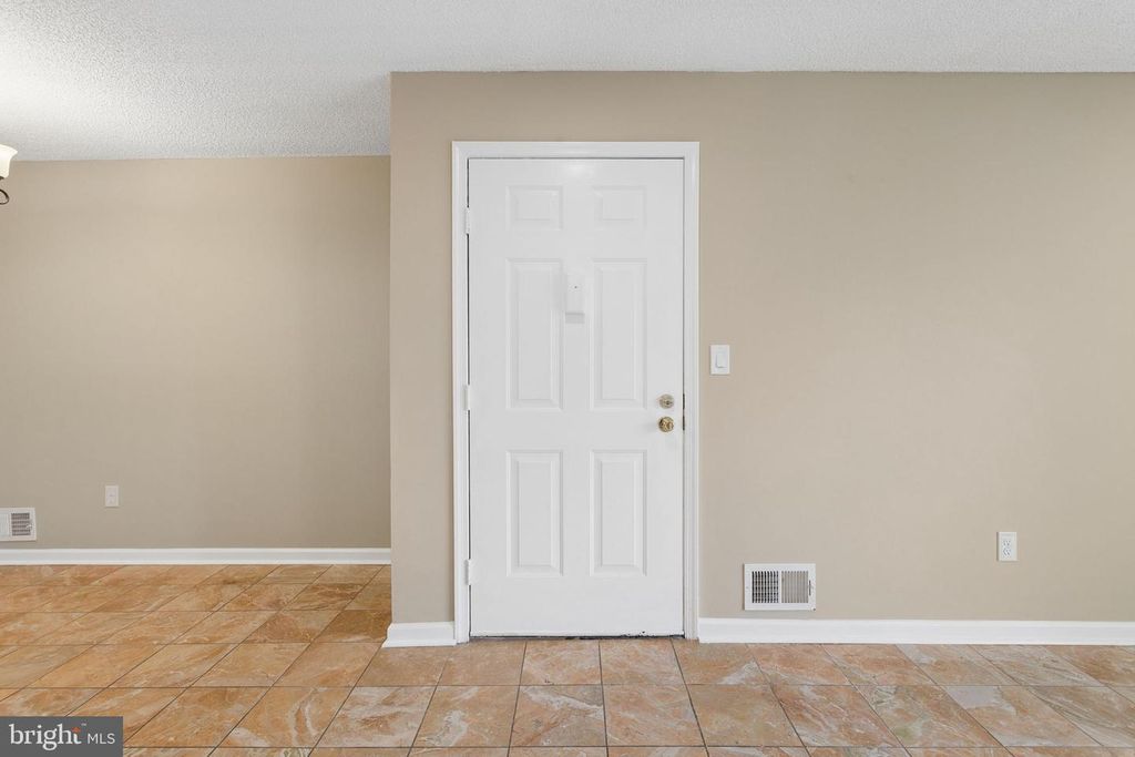 10 VOSCEK CT, LAWRENCE, NJ 08648 — photo 3